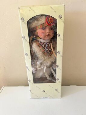 Kinnex Collections-16 Native American Indian Porcelain Doll Chenoa
